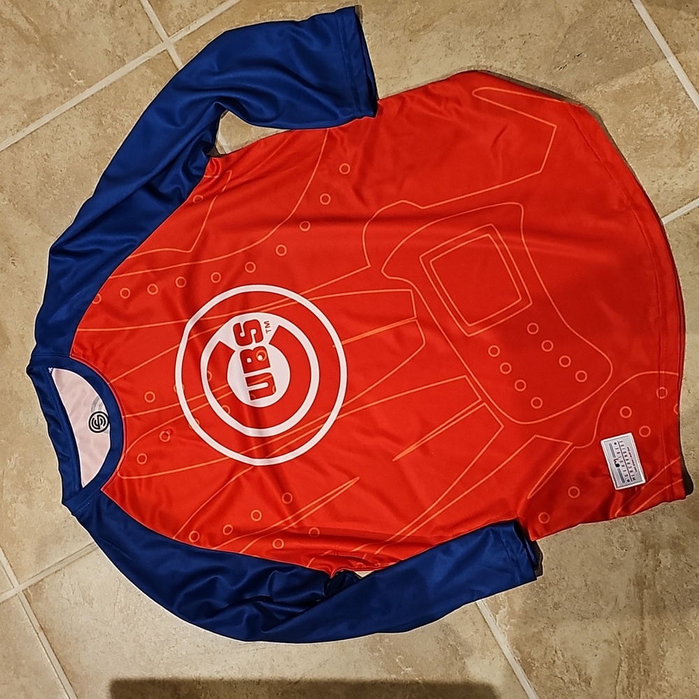 SportsCrate Limited Edition Chicago Cubs Long Sleeve Medium